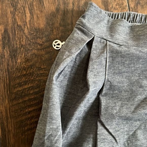 Lululemon Go City Skort Gray Heathered size 6 in EUC with pockets - Picture 3 of 11